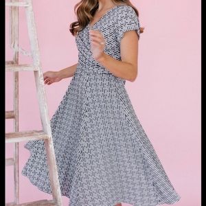 Gal Meets Glam Carson Dress